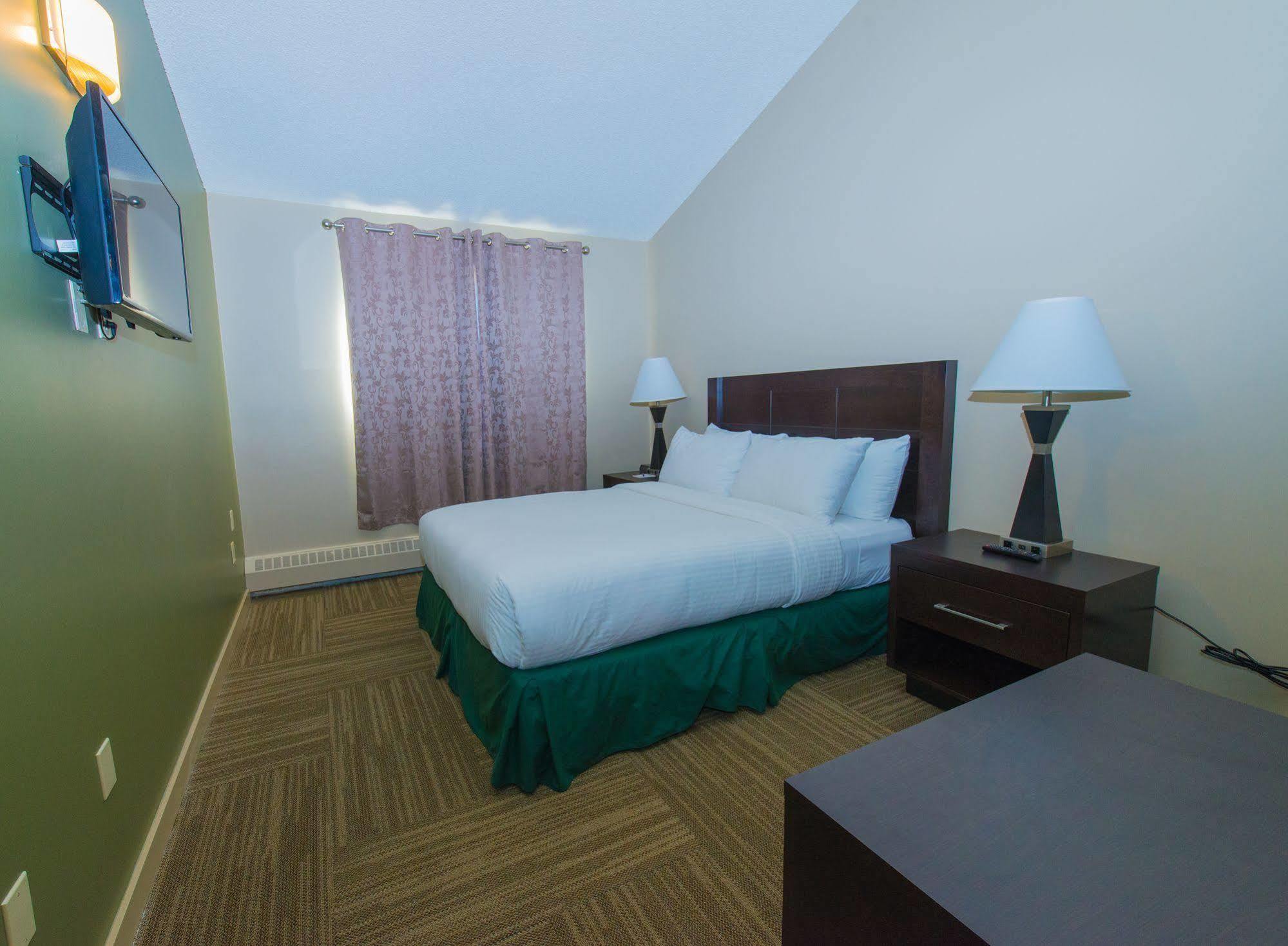 Capital Suites Yellowknife Zewnętrze zdjęcie