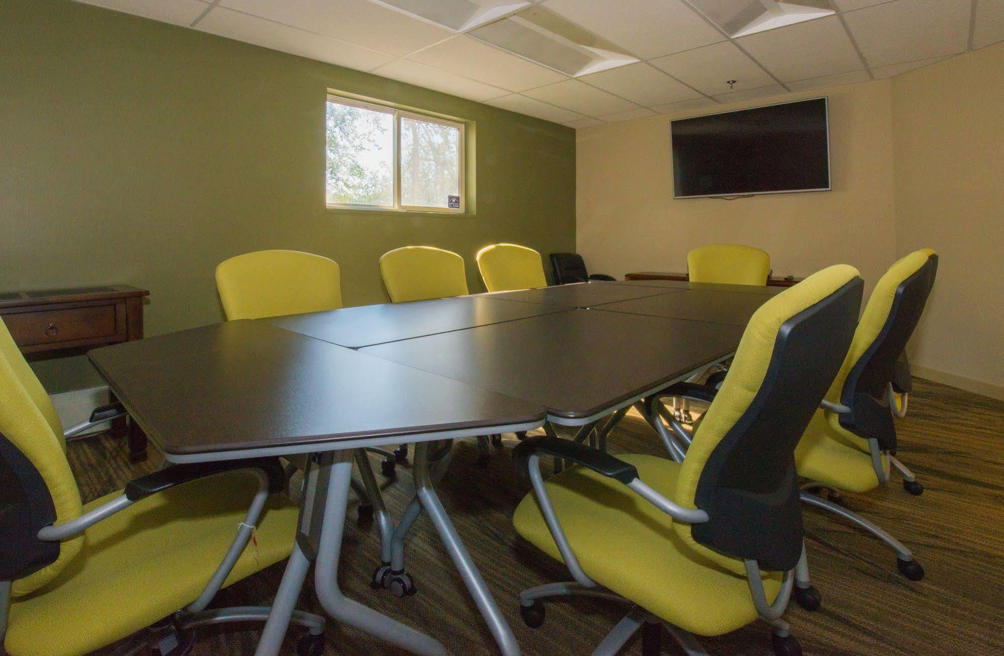 Capital Suites Yellowknife Zewnętrze zdjęcie
